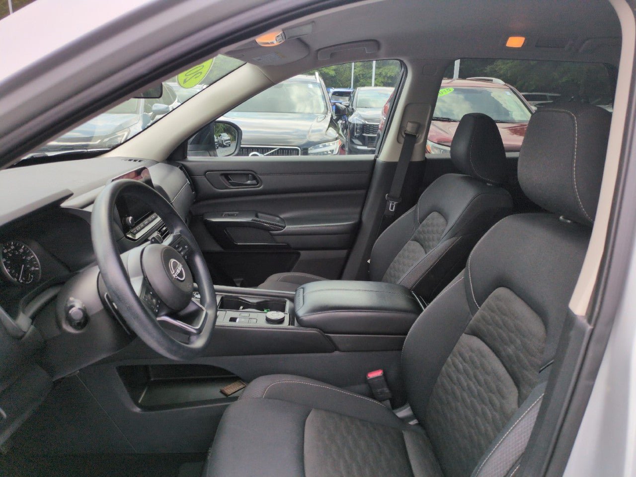 Used 2023 Nissan Pathfinder S AWD/4WD image 14