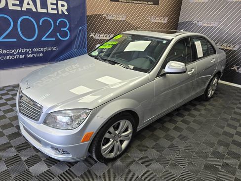 Used 2009 Mercedes-Benz C 300 4MATIC Sedan image 1