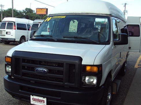 Used 2014 Ford E-250 and Econoline 250 Extended w/ Power Group RWD image 4
