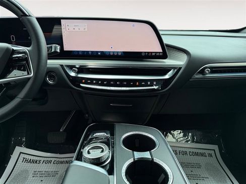 Used 2024 Cadillac Lyriq Sport image 13