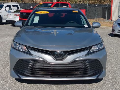 Used 2020 Toyota Camry LE image 17