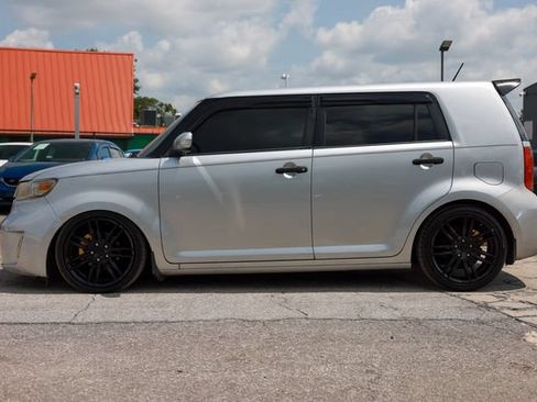 Used 2008 Scion xB FWD image 4