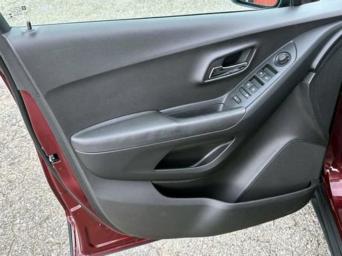 Used 2017 Chevrolet Trax LS FWD image 13