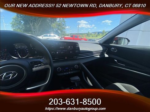 Used 2023 Hyundai Elantra SEL w/ Preferred Accessory Package FWD image 13
