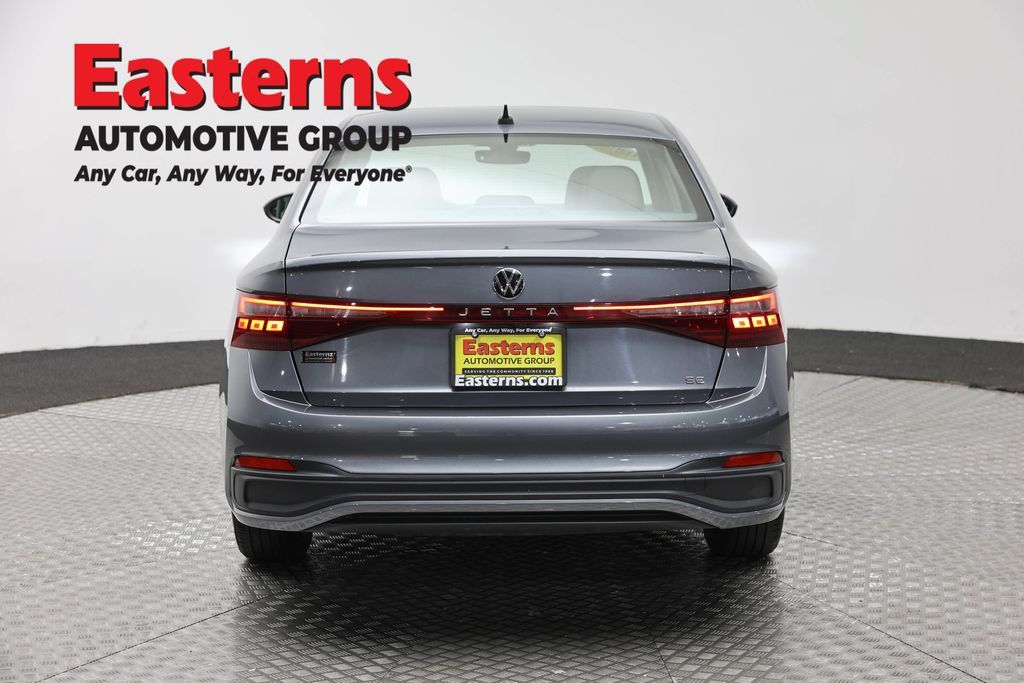 Used 2025 Volkswagen Jetta SE FWD image 6