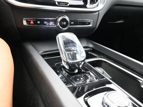 Used 2023 Volvo S60 B5 Ultimate w/ Climate Package FWD image 13