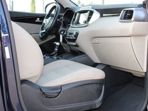 Used 2020 Kia Sorento LX w/ LX I4 Convenience Package FWD image 6