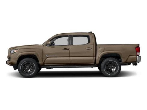 Used 2017 Toyota Tacoma SR5 w/ Tow Package RWD image 3