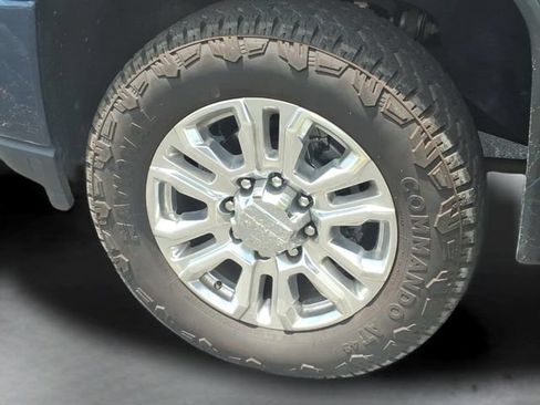Used 2022 GMC Sierra 2500 Denali w/ Denali Ultimate Package AWD/4WD image 17