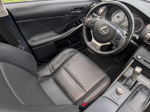 Used 2015 Lexus IS 250 AWD w/ Navigation System Package image 9