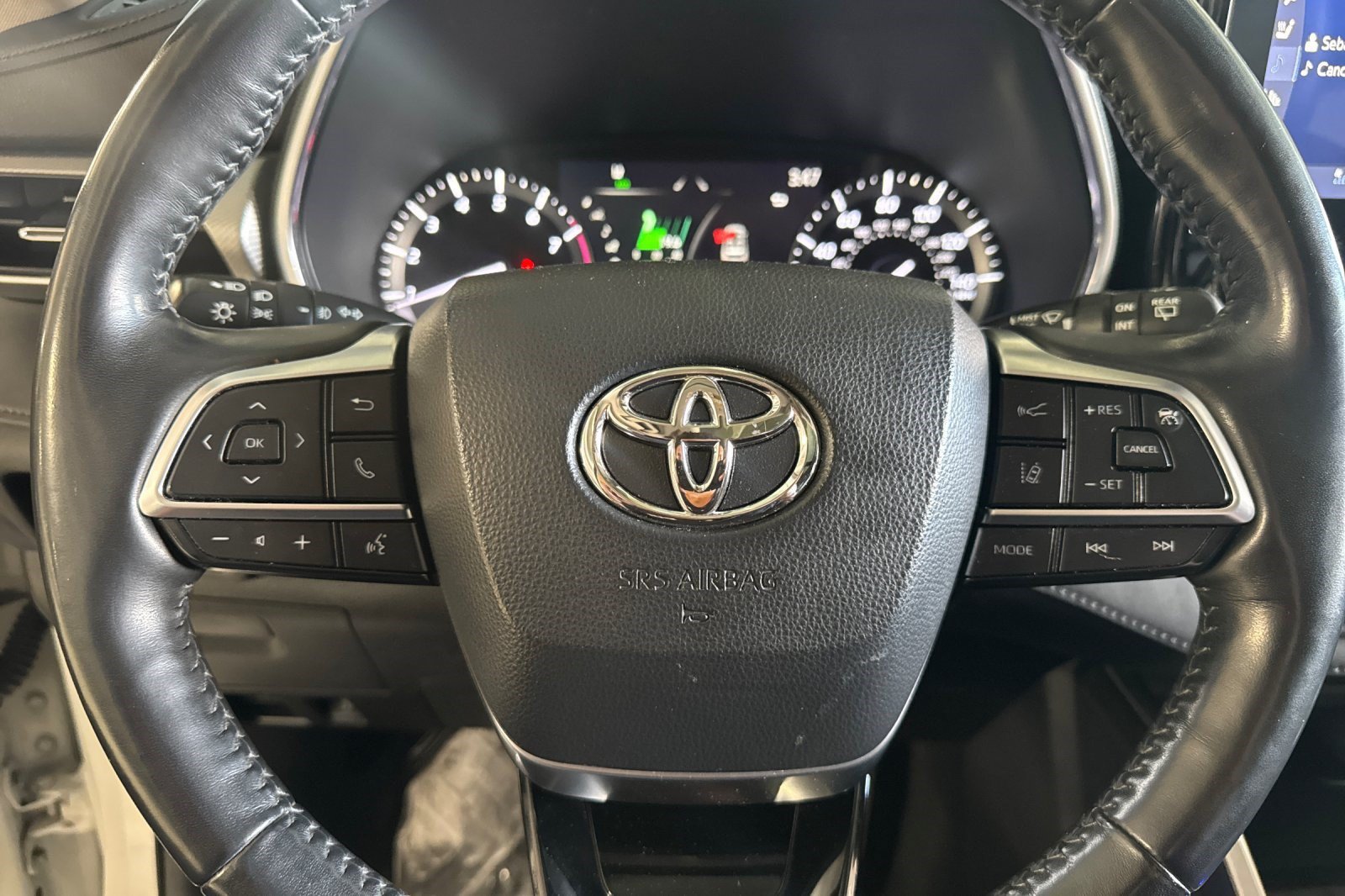 Used 2021 Toyota Highlander Platinum AWD/4WD image 10