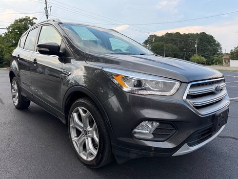 Used 2019 Ford Escape Titanium AWD/4WD image 4