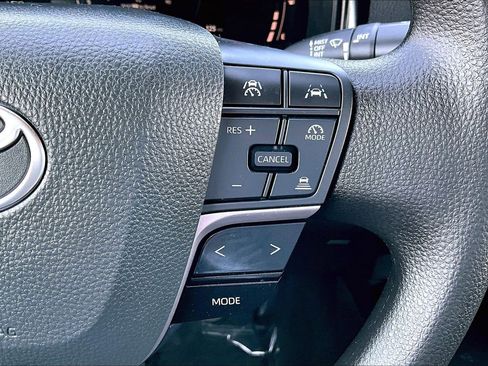 Used 2025 Toyota Camry LE image 18