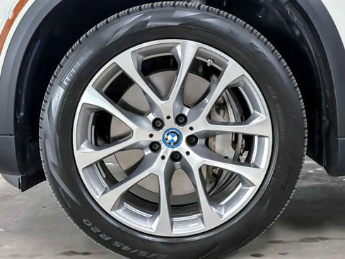 Used 2024 BMW X5 xDrive50e image 27
