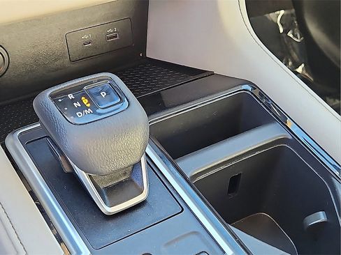 Used 2022 Nissan Pathfinder SV image 25