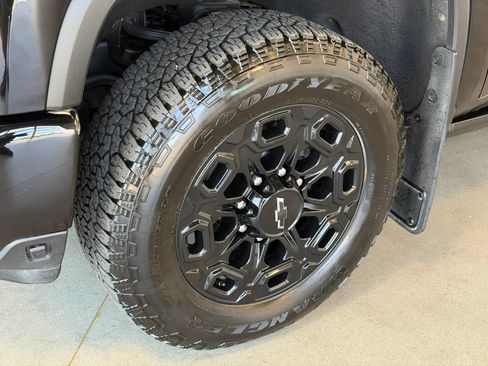 Used 2024 Chevrolet Silverado 3500 High Country w/ Technology Package AWD/4WD image 26