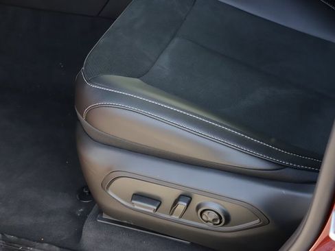 New 2025 Jeep Grand Cherokee Altitude image 13