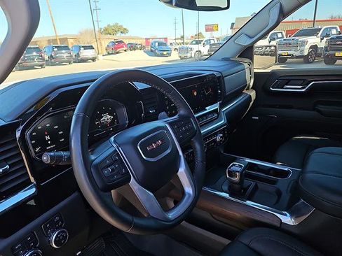 Used 2024 GMC Sierra 1500 SLT image 13