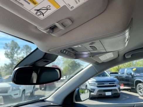 Used 2020 Chevrolet Equinox Premier FWD image 21