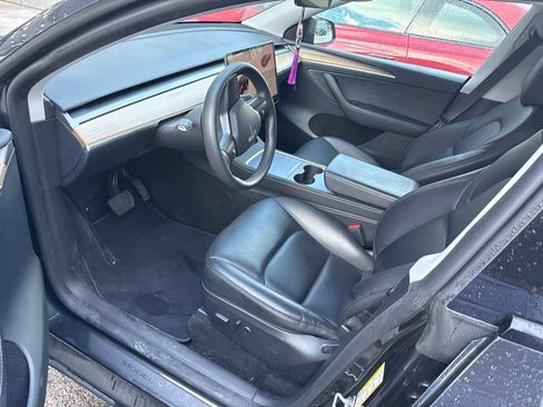 Used 2024 Tesla Model Y 2WD image 7