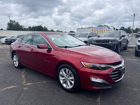 Used 2024 Chevrolet Malibu LT FWD image 1