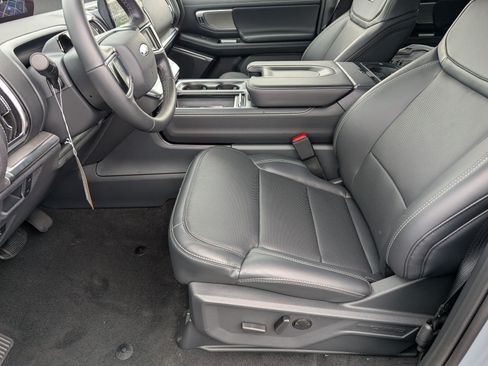 New 2027 Ford Expedition Platinum w/ Driver's Package RWD image 15
