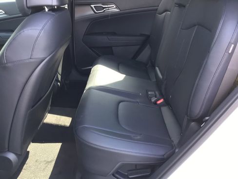 New 2026 Kia Sportage EX image 16
