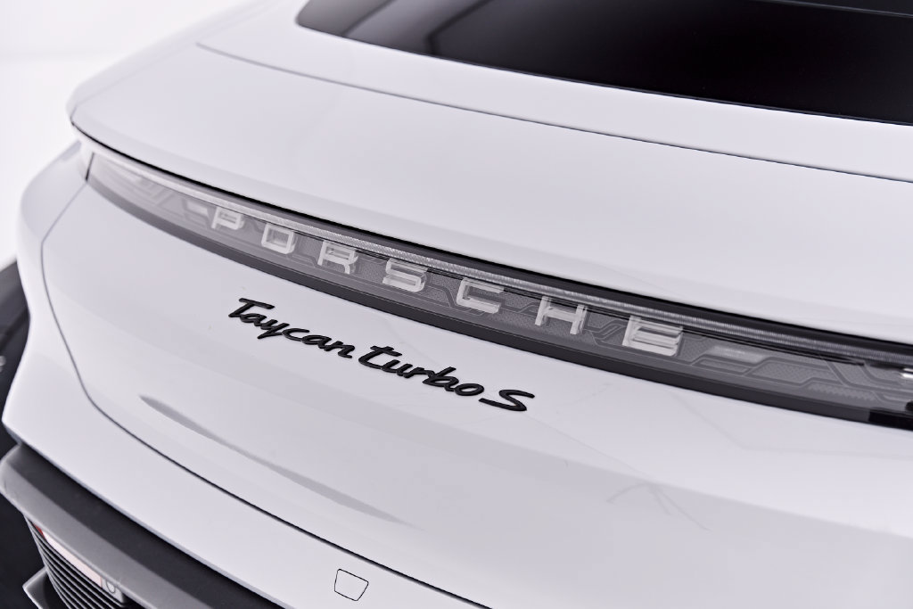 Used 2021 Porsche Taycan Turbo S AWD/4WD image 27