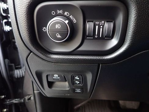 Used 2023 RAM 1500 Laramie image 26