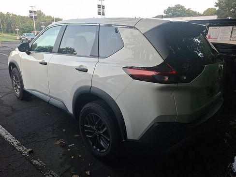 Used 2023 Nissan Rogue S AWD/4WD image 10