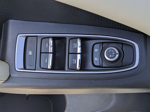 Used 2022 Subaru Ascent Limited w/ Technology Package image 21