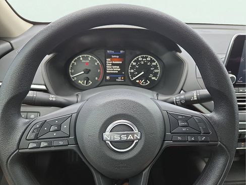 Used 2025 Nissan Altima 2.5 S FWD image 24