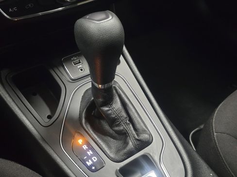 Used 2020 Jeep Cherokee Latitude image 28