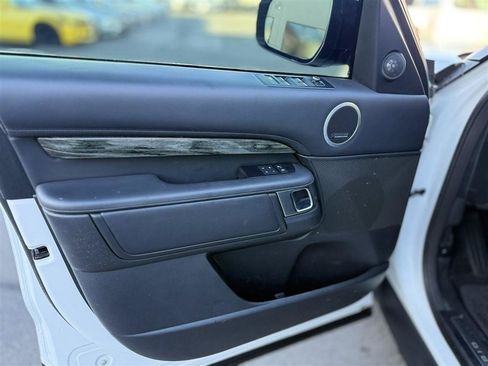 Used 2020 Land Rover Discovery HSE Luxury AWD/4WD image 15