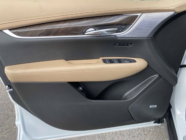 Used 2024 Cadillac XT6 Premium Luxury w/ Platinum Package FWD image 15