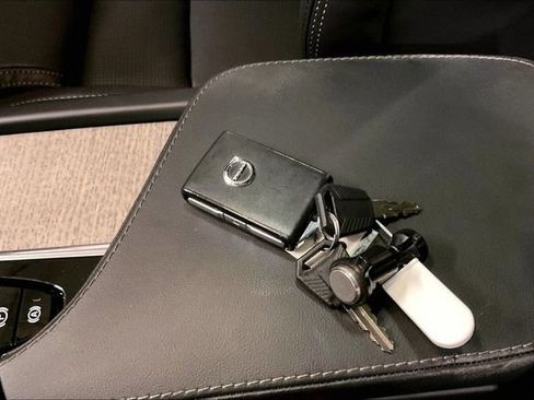 Certified 2023 Volvo XC90 B6 Ultimate image 12