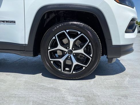 Used 2025 Jeep Compass Limited AWD/4WD image 30