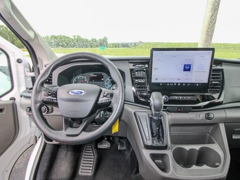Used 2025 Ford Transit 350 XLT RWD image 28