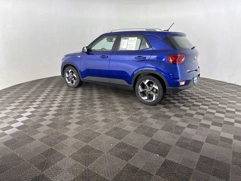 Used 2025 Hyundai Venue SEL image 10