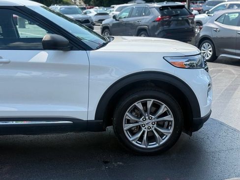 Used 2023 Ford Explorer XLT w/ Equipment Group 202A AWD/4WD image 10