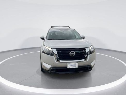 Certified 2024 Nissan Pathfinder SV AWD/4WD image 3