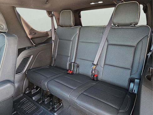 Used 2021 GMC Yukon SLT w/ SLT Luxury Plus Package image 14