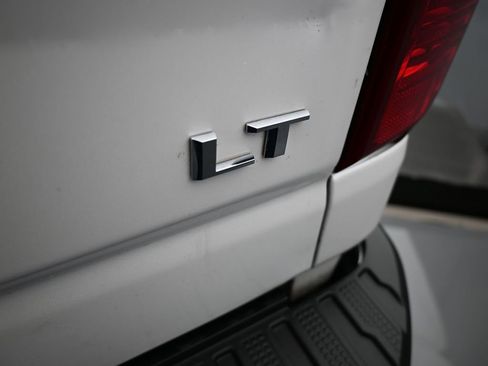 Used 2024 Chevrolet Silverado 2500 LT image 43