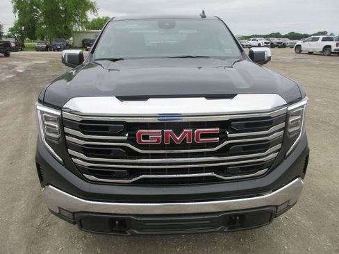 New 2026 GMC Sierra 1500 SLT w/ SLT Convenience Package AWD/4WD image 11