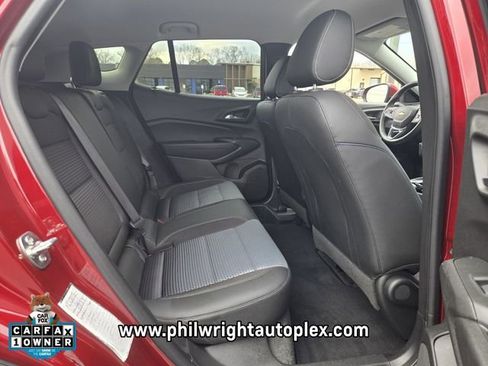 Used 2025 Chevrolet Trax LT w/ LT Convenience Package image 19