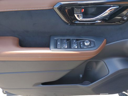 Certified 2025 Subaru Forester Touring w/ Popular Package - Touring AWD/4WD image 19