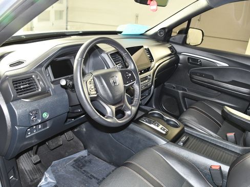 Certified 2023 Honda Passport TrailSport image 2