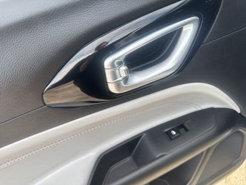 Used 2025 Jeep Compass Limited image 22