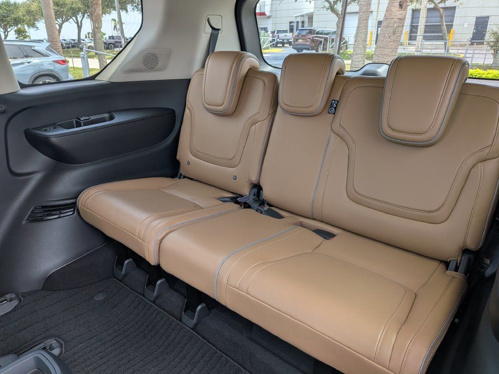 New 2027 INFINITI QX80 Luxe w/ Exterior Package RWD image 15