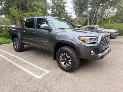 Used 2021 Toyota Tacoma TRD Off-Road w/ Technology Package AWD/4WD image 8